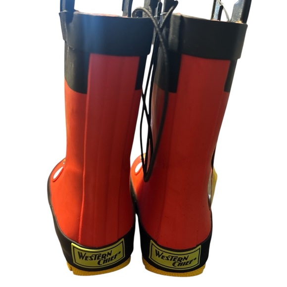 New Western chief Disney Mickey mouse rain boots sz 5 pull on handles (012) - Picture 3 of 4